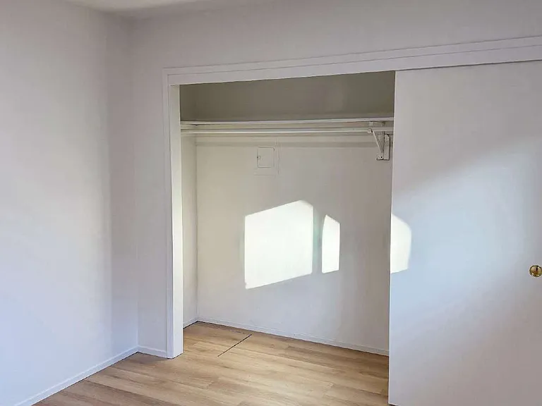 152 Andrieux St — Photo 11