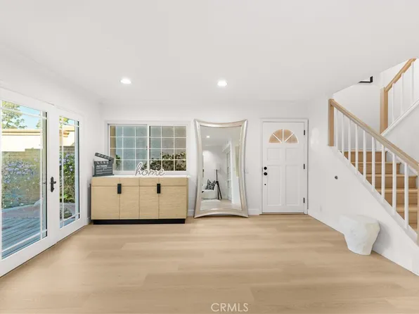 54 Willow Tree Ln, Irvine, CA 92612