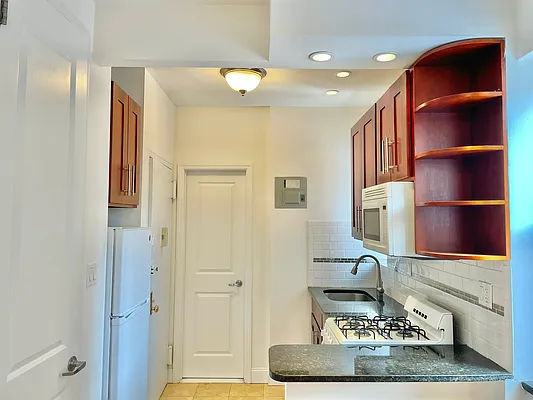 Rented by CitySites Real Estate Group | media 11