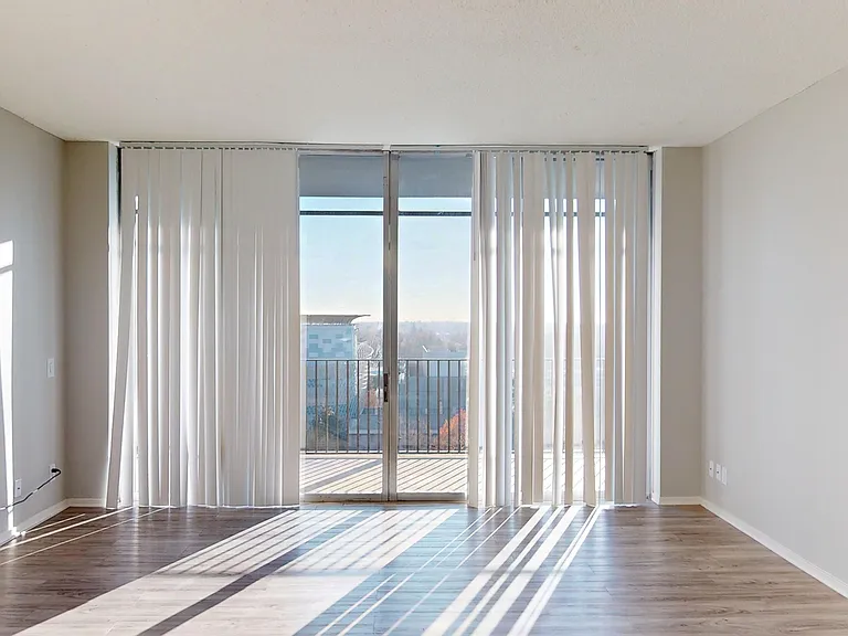 Capitol Towers - Towers and Villas — Photo 14