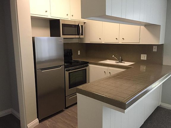 3rd image of 271 Molino Ave APT 12