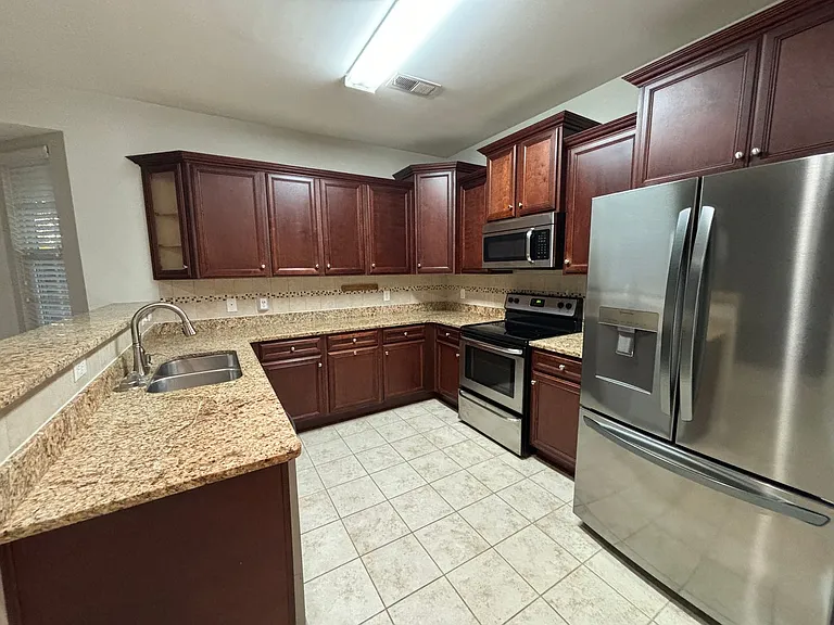 408 Abe Cir — Photo 10