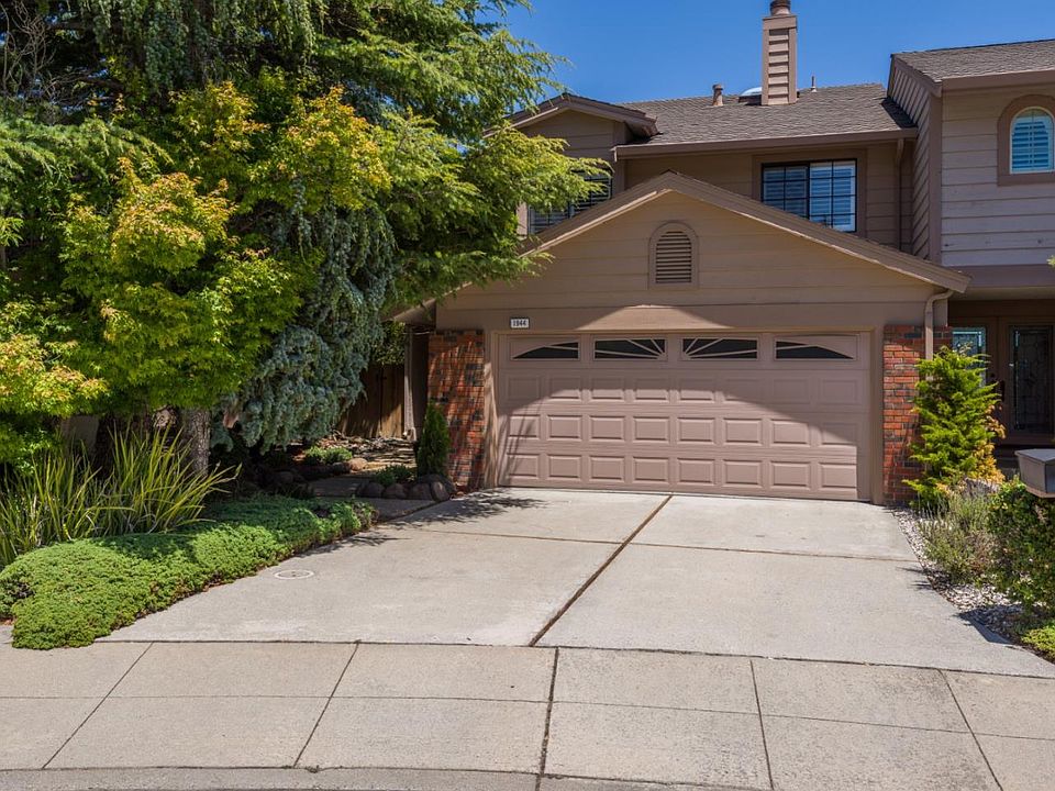 1st image of 1944 Parkwood Dr