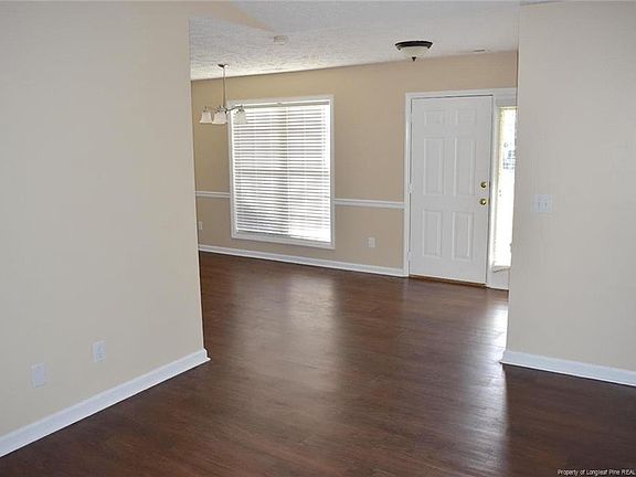 3rd image of 135 Davenport Dr
