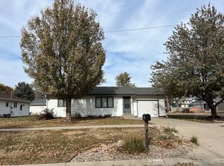 220 W 18th St, York, NE 68467