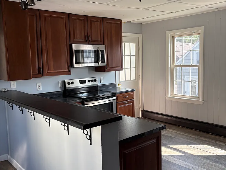 84 Pike St #3 — Photo 2