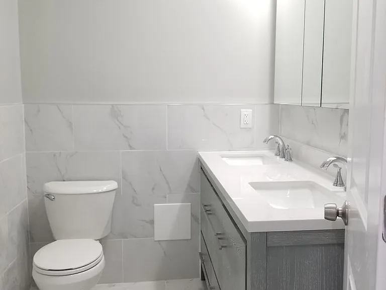 4569 Macarthur Blvd NW — Photo 26