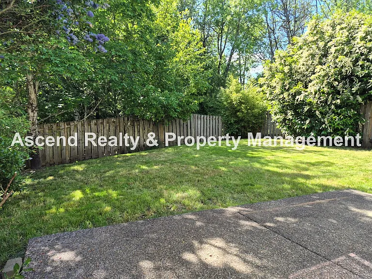 6443 NW Krislynn Ter — Photo 28