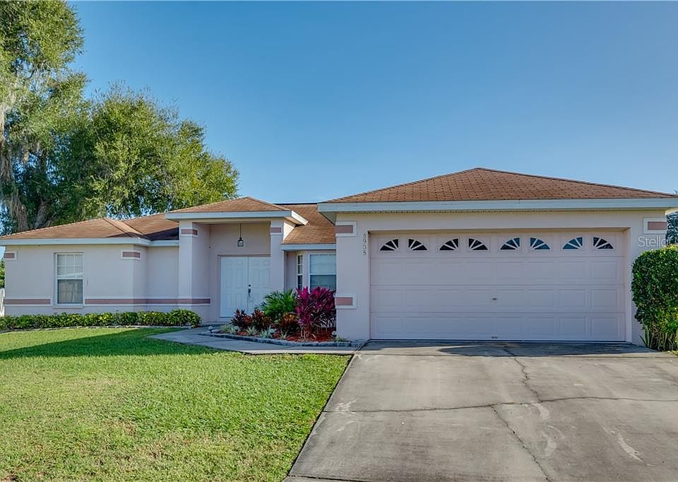 1st image of 8908 Pebblebrooke Dr
