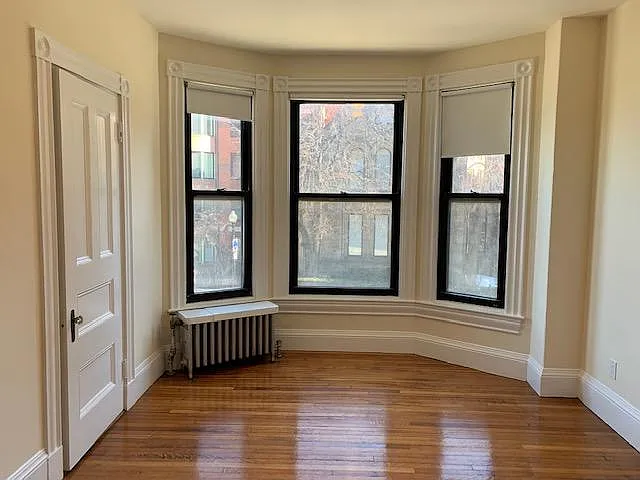 2 bed, 800 sqft, $3,500 — Photo 2