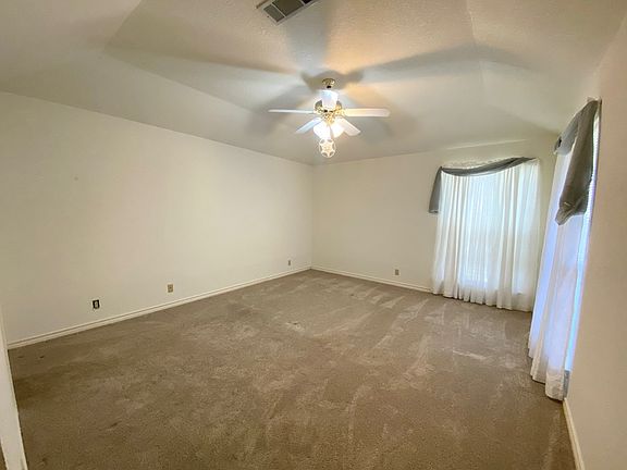 5th image of 318 Meadowgreen Cir