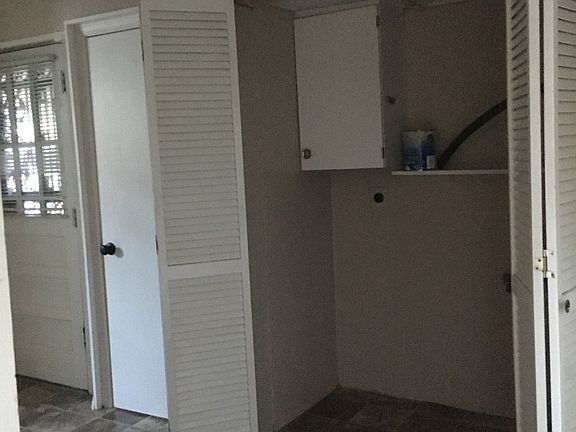 Laundry area/connections