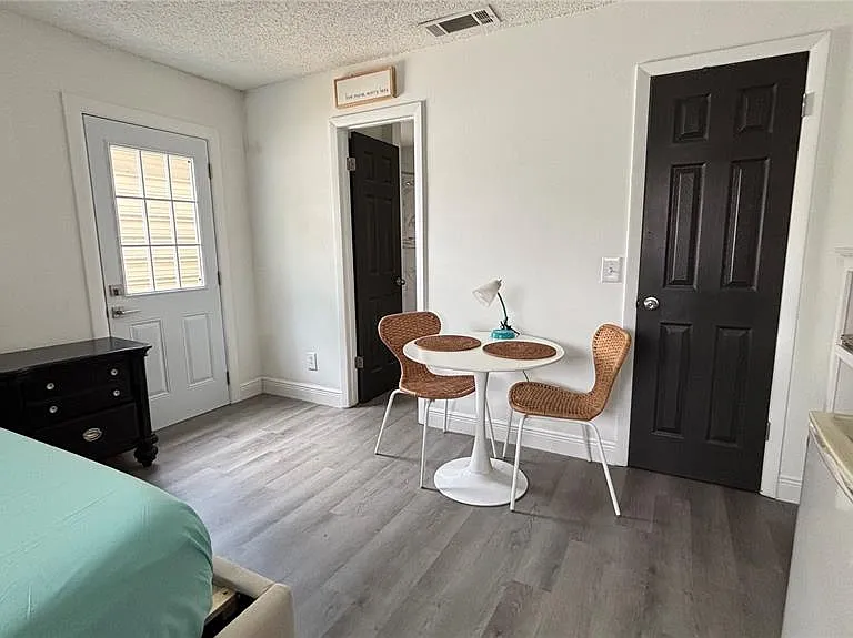 855 Sunridge Point Dr #B — Photo 4
