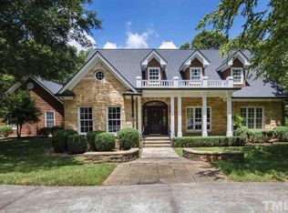 5301 Sarant Oaks Ct, Raleigh, NC 27614