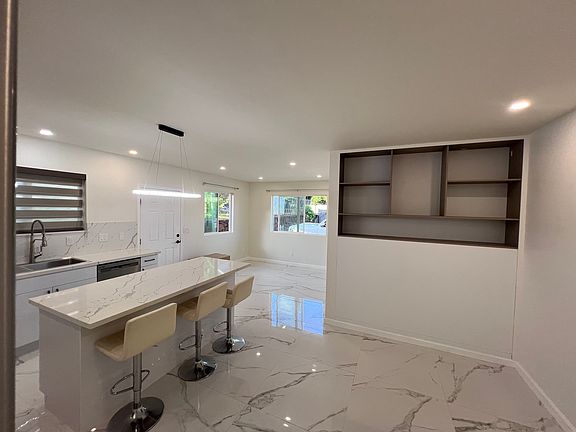 3rd image of 94-909 Lumihoahu St #1