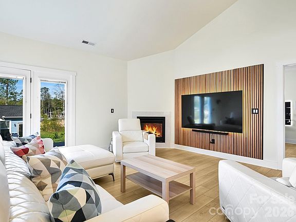 4th image of 21 N Christie Ct
