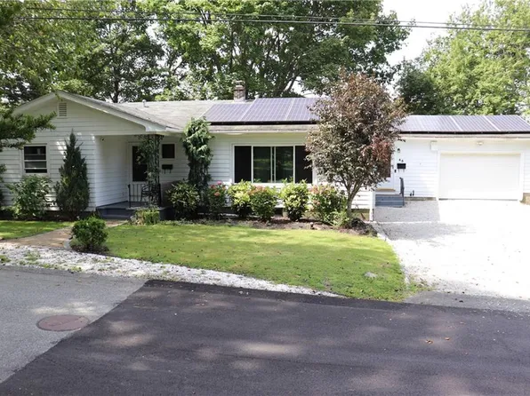 43 Mixter St, Middletown, RI 02842