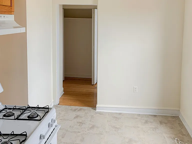 5949 1/2 N Paulina St #2 — Photo 8