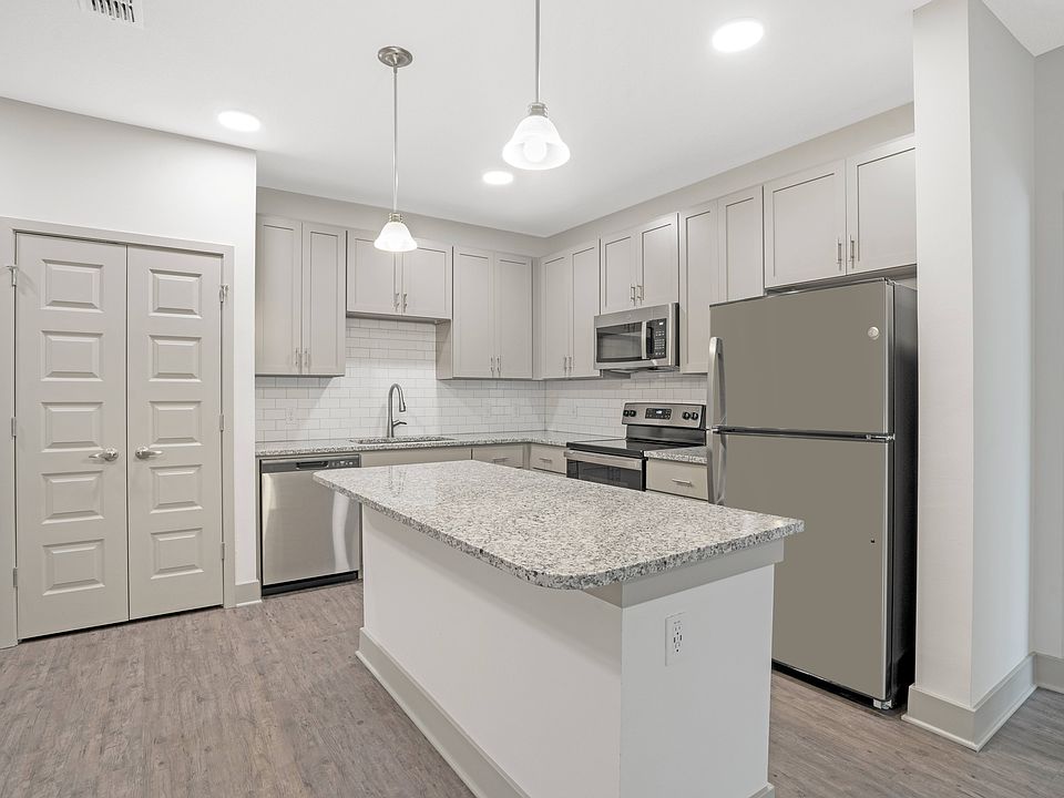 1st image of 9760 Pepper Tree Trl #9802-105