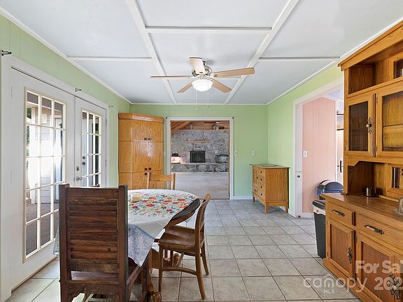 5th image of 31 Abbott Moore Rd