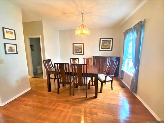 3rd image of 501 Gaitway Ct