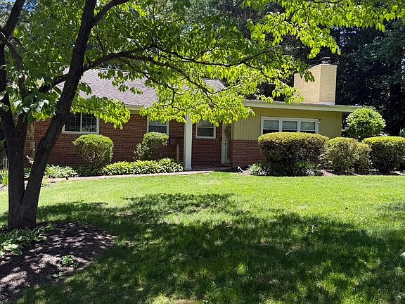 4th image of 3120 Knoll Dr