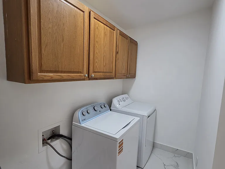 305 SE Airoso Blvd — Photo 20
