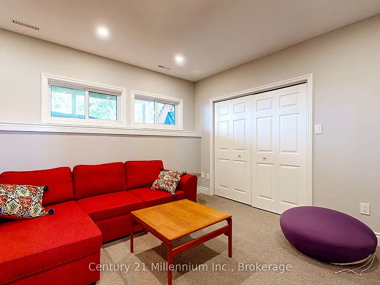 36 Lighthouse Ln E — Photo 5