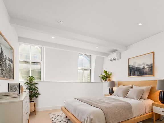 2nd image of 110 Reade St #Penthouse B