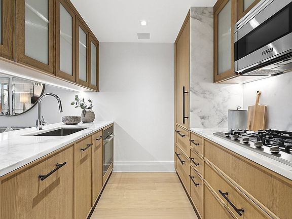 3rd image of 210 Warren St #7K