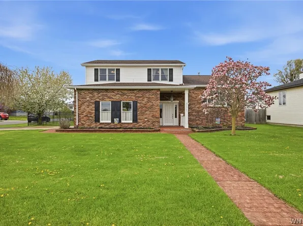 6962 Christi Ln, Niagara Falls, NY 14304