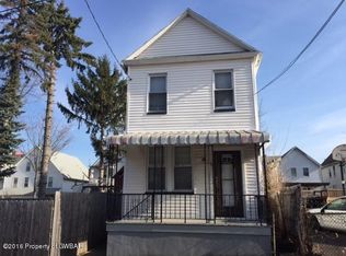 40 Garnet Ln, Wilkes Barre, PA 18702