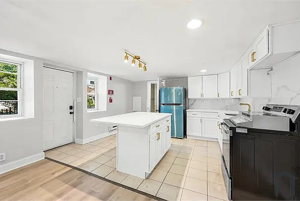 1873 E Tulpehocken St #L — Photo 3