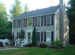 38 Church St, Deerfield, NH 03037