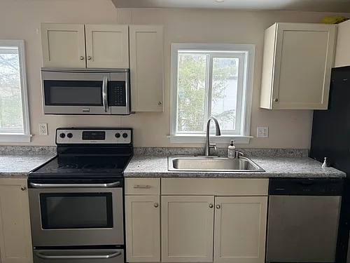 253 Lisbon St #2A Photo 1 253 Lisbon St #2A Photo 1