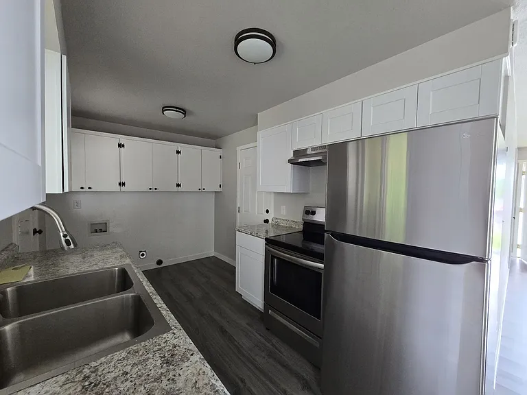 2585 W Bradford Ct — Photo 4