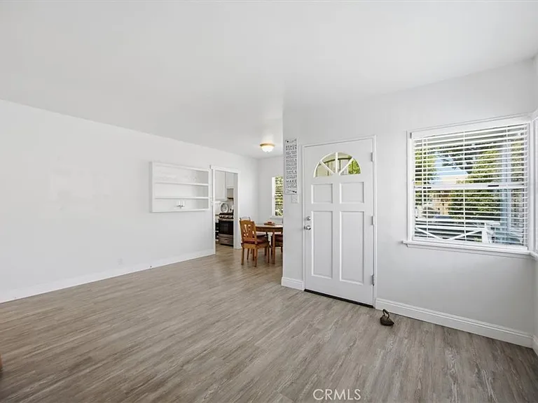 422 S Juanita Ave — Photo 4