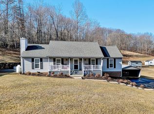 202 Brookledge Dr, Vinton, VA 24179