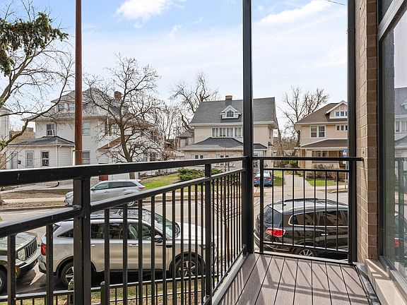 5th image of 7428.5 N Rogers Ave #1E