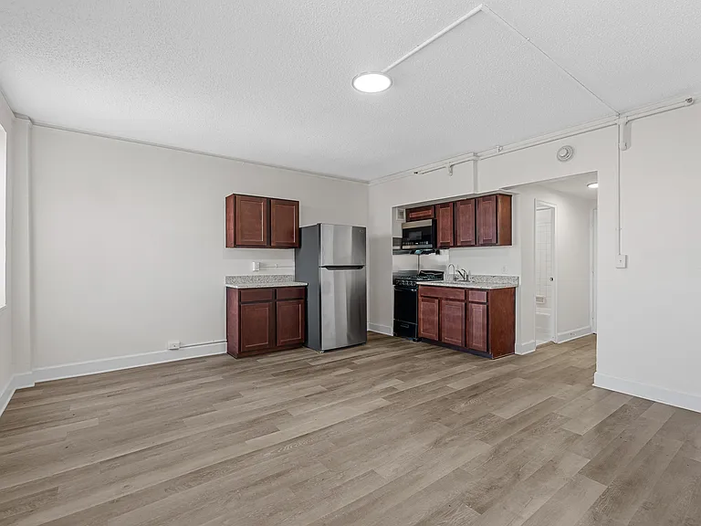 Fairmont Tower Apartments — Photo 34