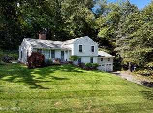 99 Buxton Hill Rd, Williamstown, MA 01267