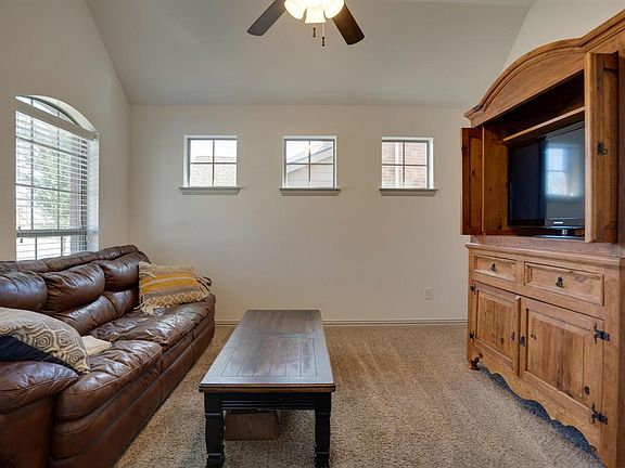 5th image of 2528 Whispering Pines Dr