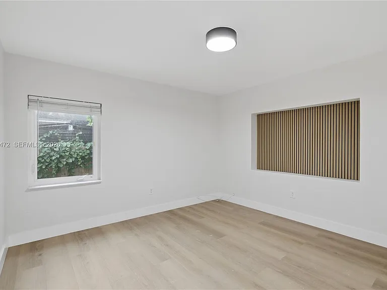 14325 NE 8th Ave — Photo 20