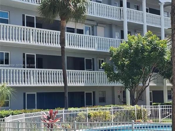490 SE 19th Ave APT 107, Pompano Beach, FL 33060
