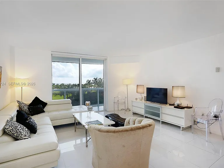10275 Collins Ave #335 — Photo 5