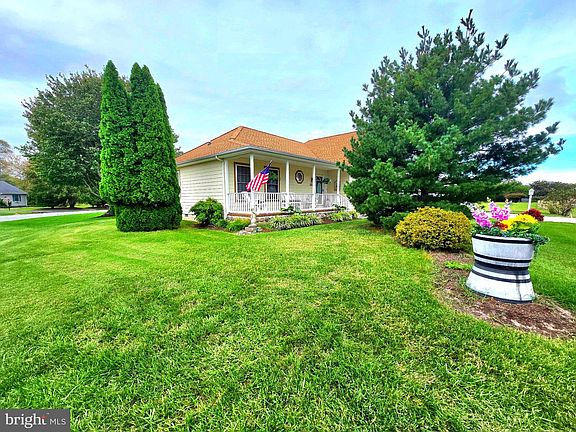 3rd image of 38269 Waterway Dr