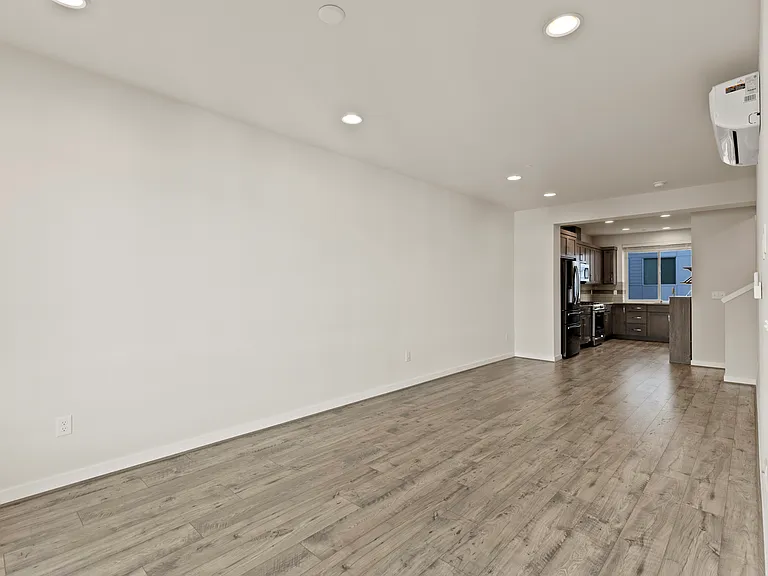 10945 NE 189th Pl #D — Photo 8
