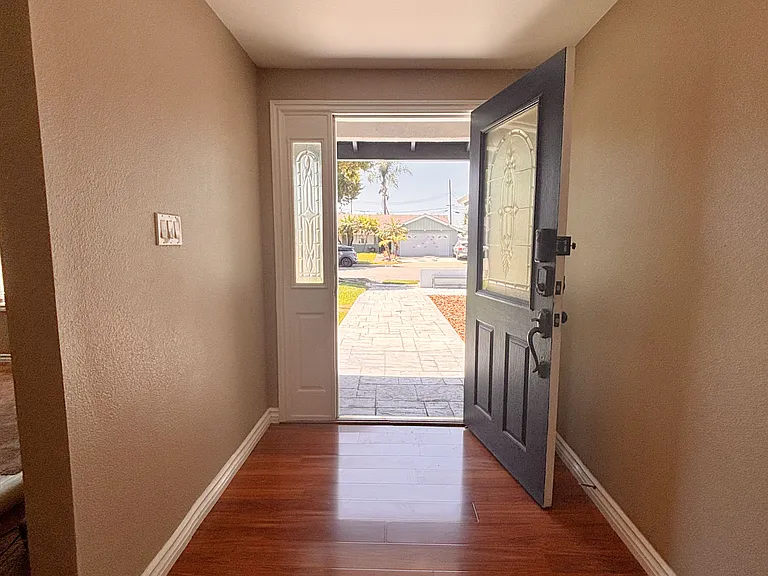 16542 Fountain Ln — Photo 5