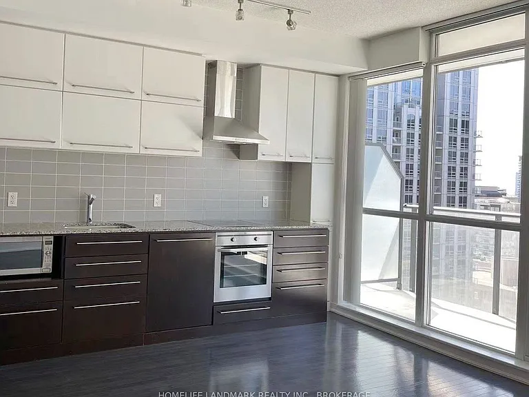 770 Bay St #2508 — Photo 36