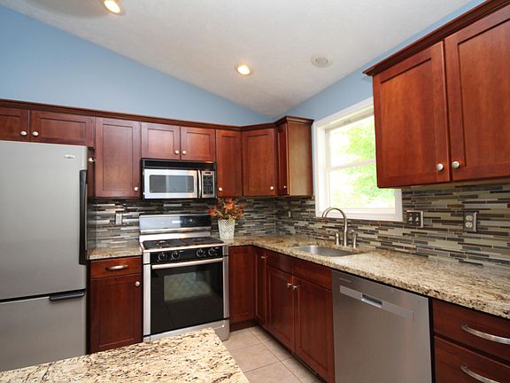 4th image of 9671 Palmetto Ct #80